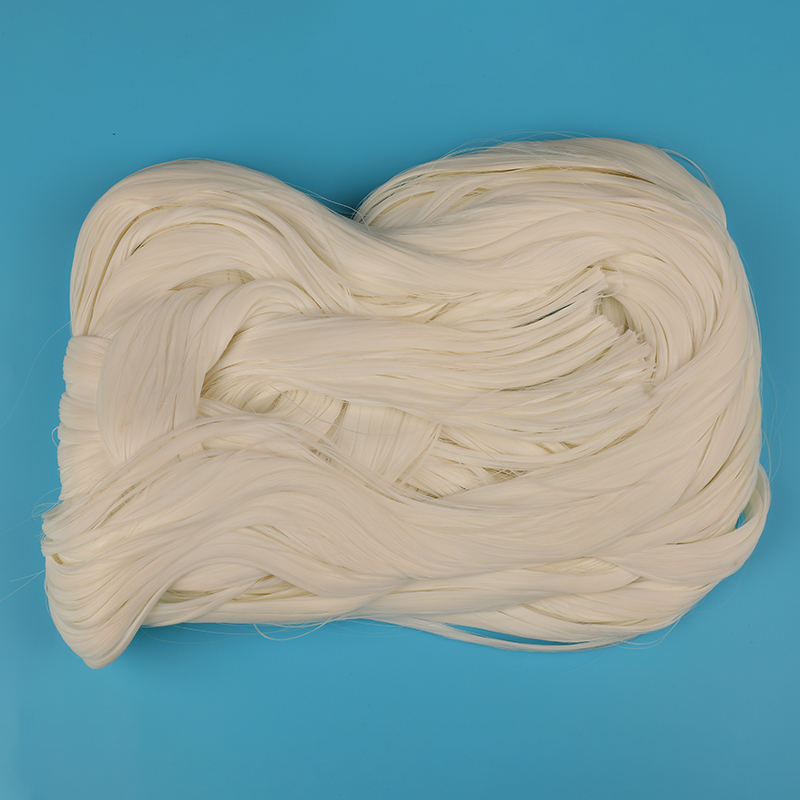 Nyers, félfényes 45D pelyhesített poliészter kóc